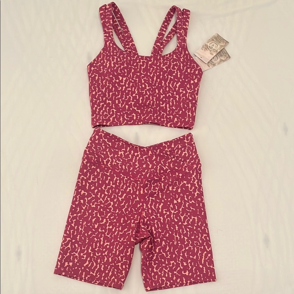Sage : matching workout outfit